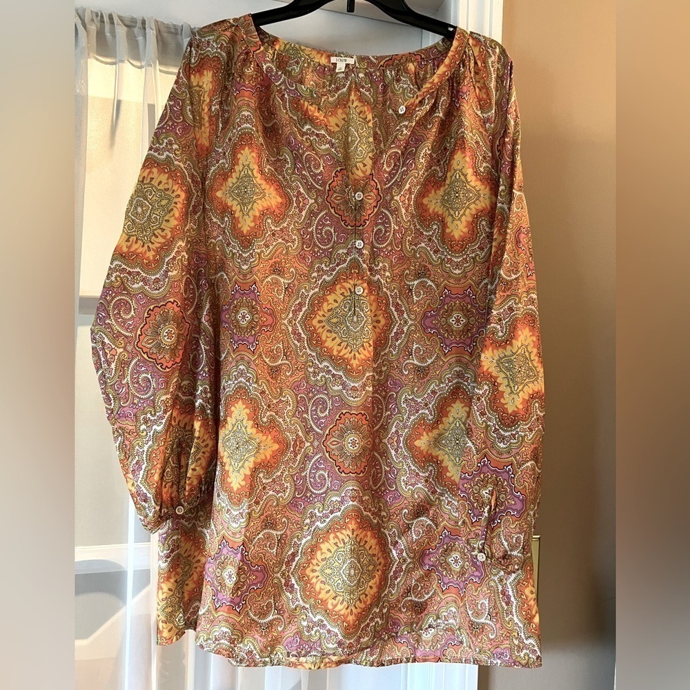 J Crew woman’s top. Long sleeve silk. Size S.